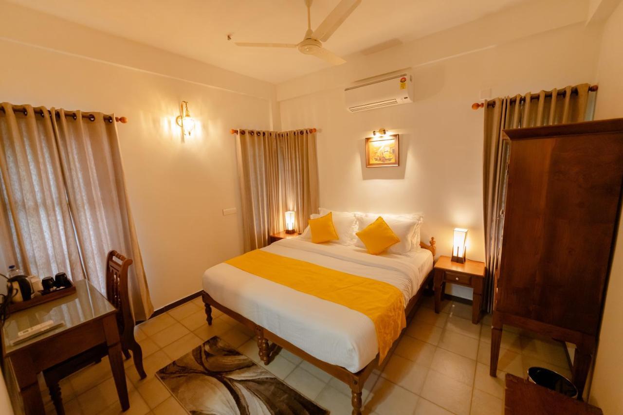 Seacoast Inn Fortkochi Fort Kochi Exteriör bild