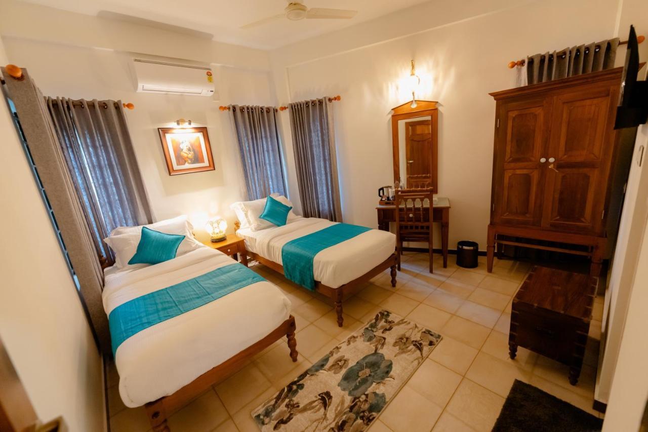 Seacoast Inn Fortkochi Fort Kochi Exteriör bild