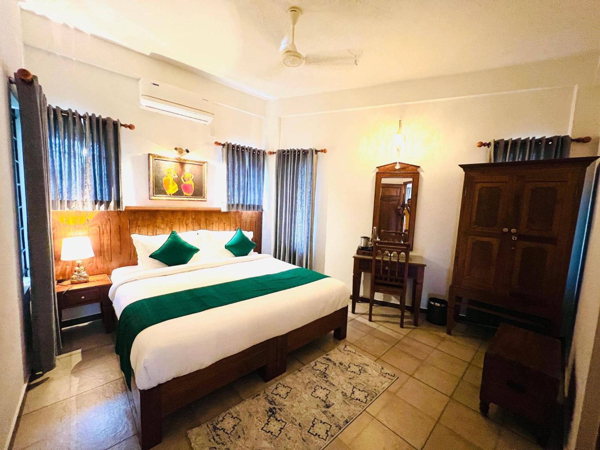 Seacoast Inn Fortkochi Fort Kochi Exteriör bild